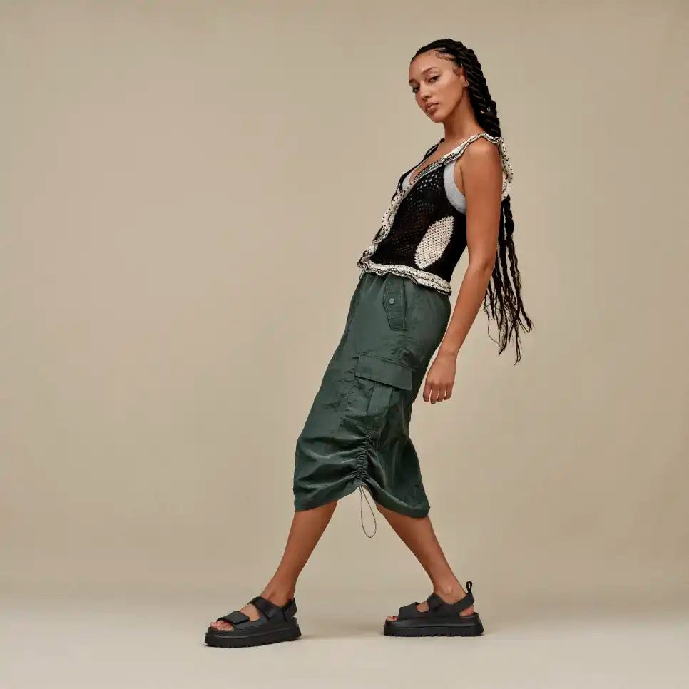 GoldenGlow Black Sandal